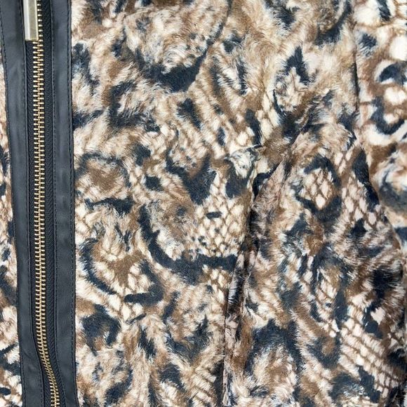 Chicos Leopard Print Hair like Zip Front Jacket Size 0 Small - Picture 3 of 6